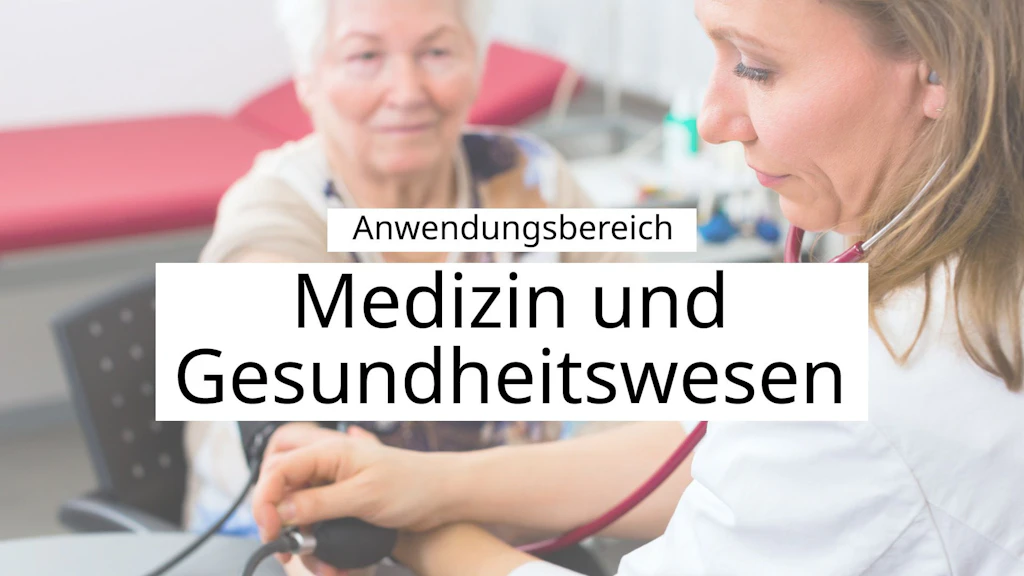 Zwei Personen in Arztpraxis beim Blutdruckmessen 