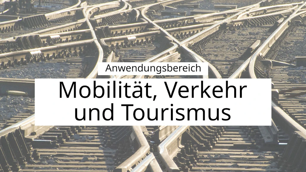 Eisenbahngleise mit mehreren Weichen