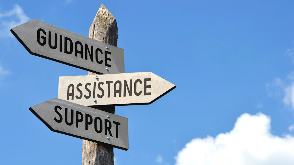 Signpost in 3 directions: Guidance, Assitance and Support