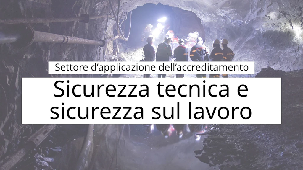 Una squadra di minatori al lavoro in una galleria